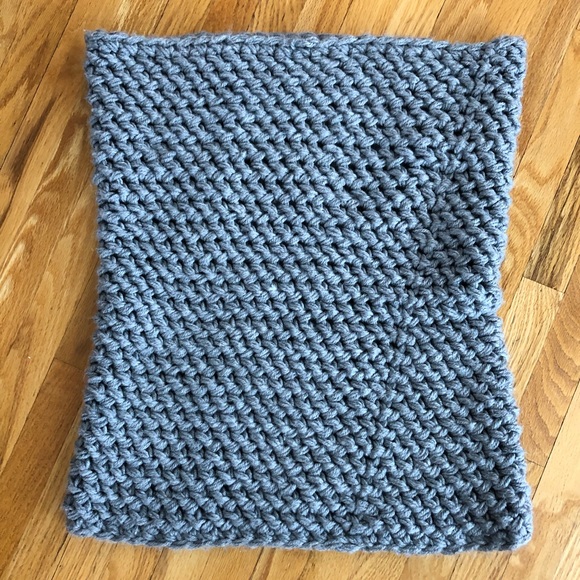 🦊4/20- Soft and billowy infinity scarf - Picture 2 of 2